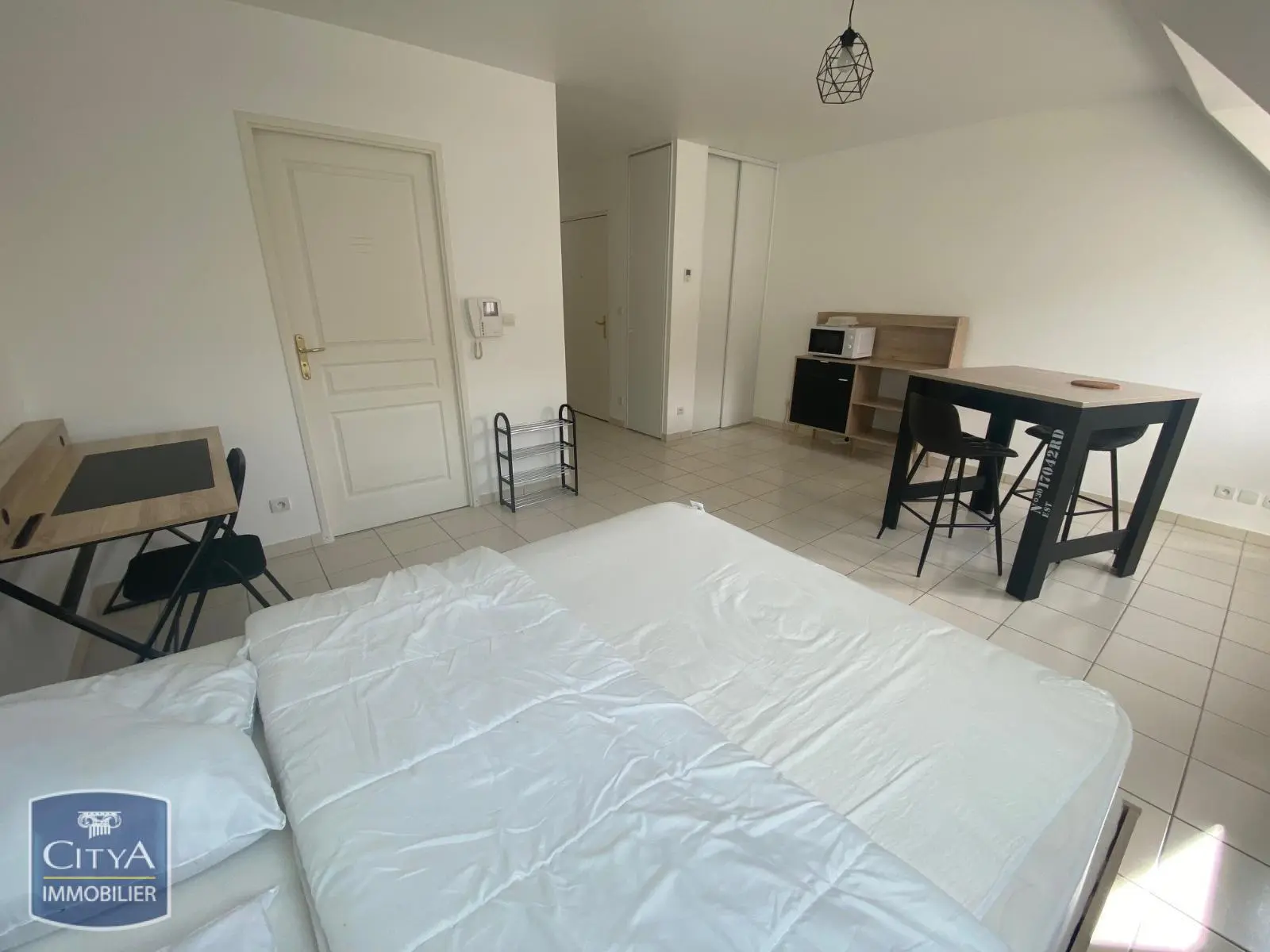 Photo 2 Appartement 1 pièce 27.3m²