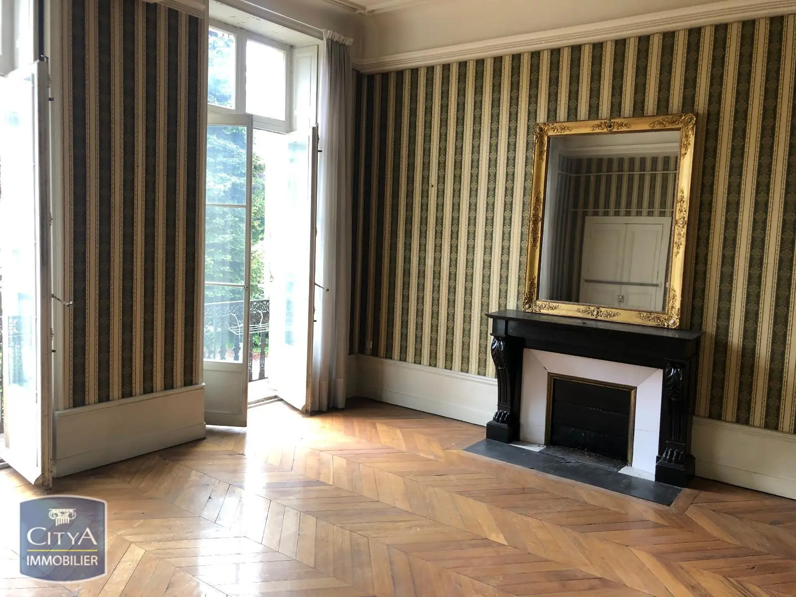 Photo 2 Immeuble 479.3m²