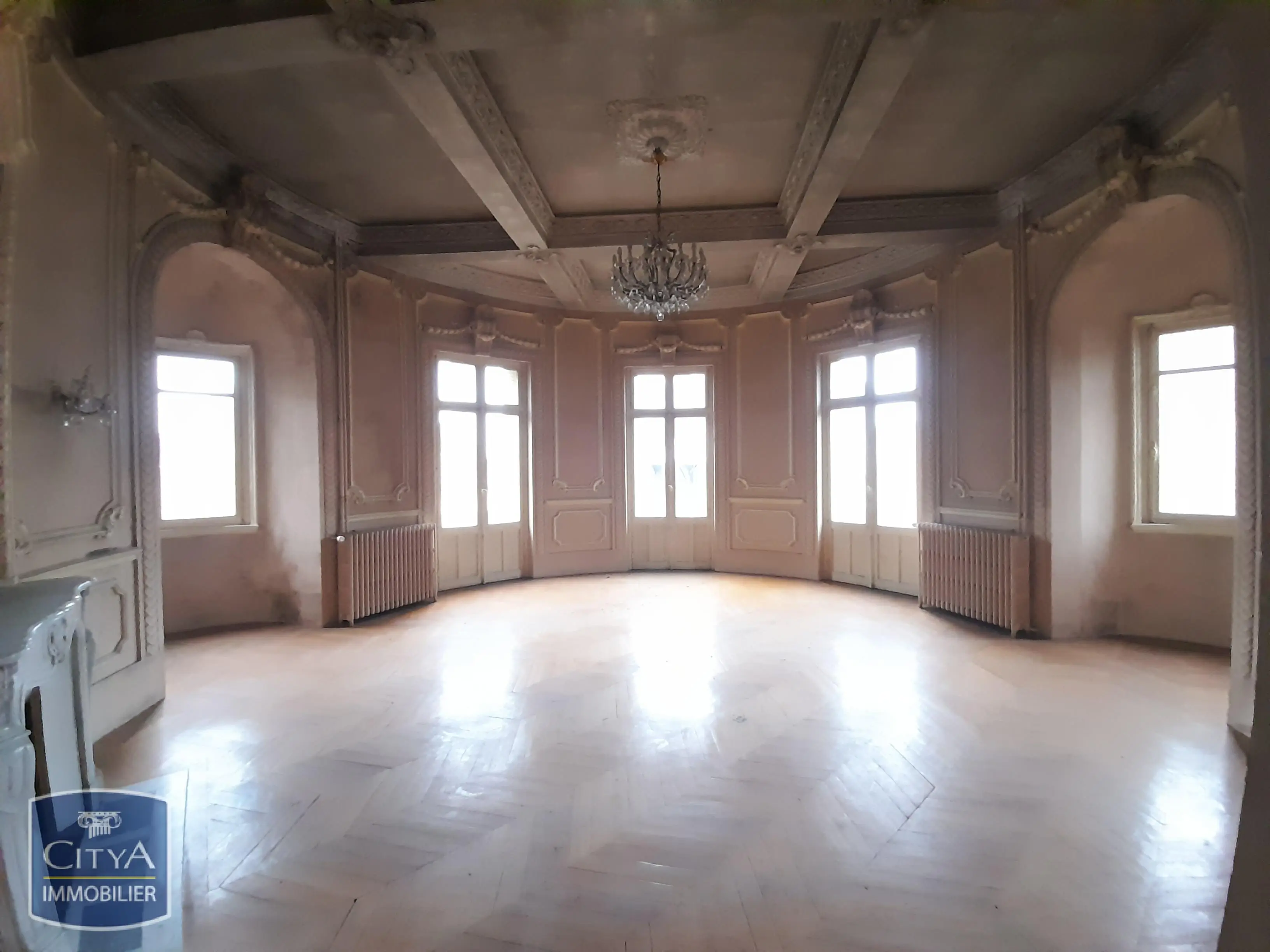 Photo 2 Immeuble 740m²