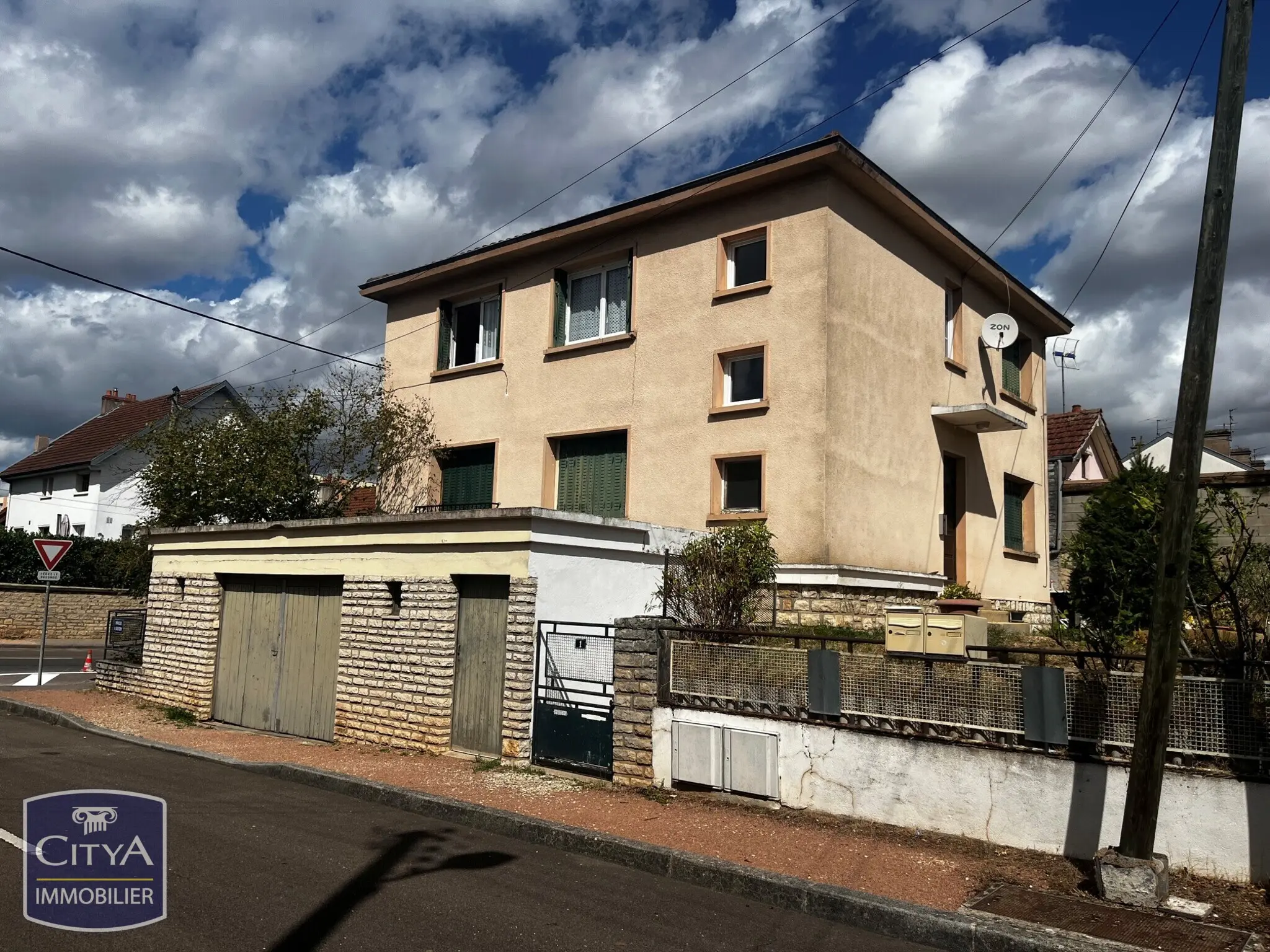 Photo 1 Immeuble 140.51m²