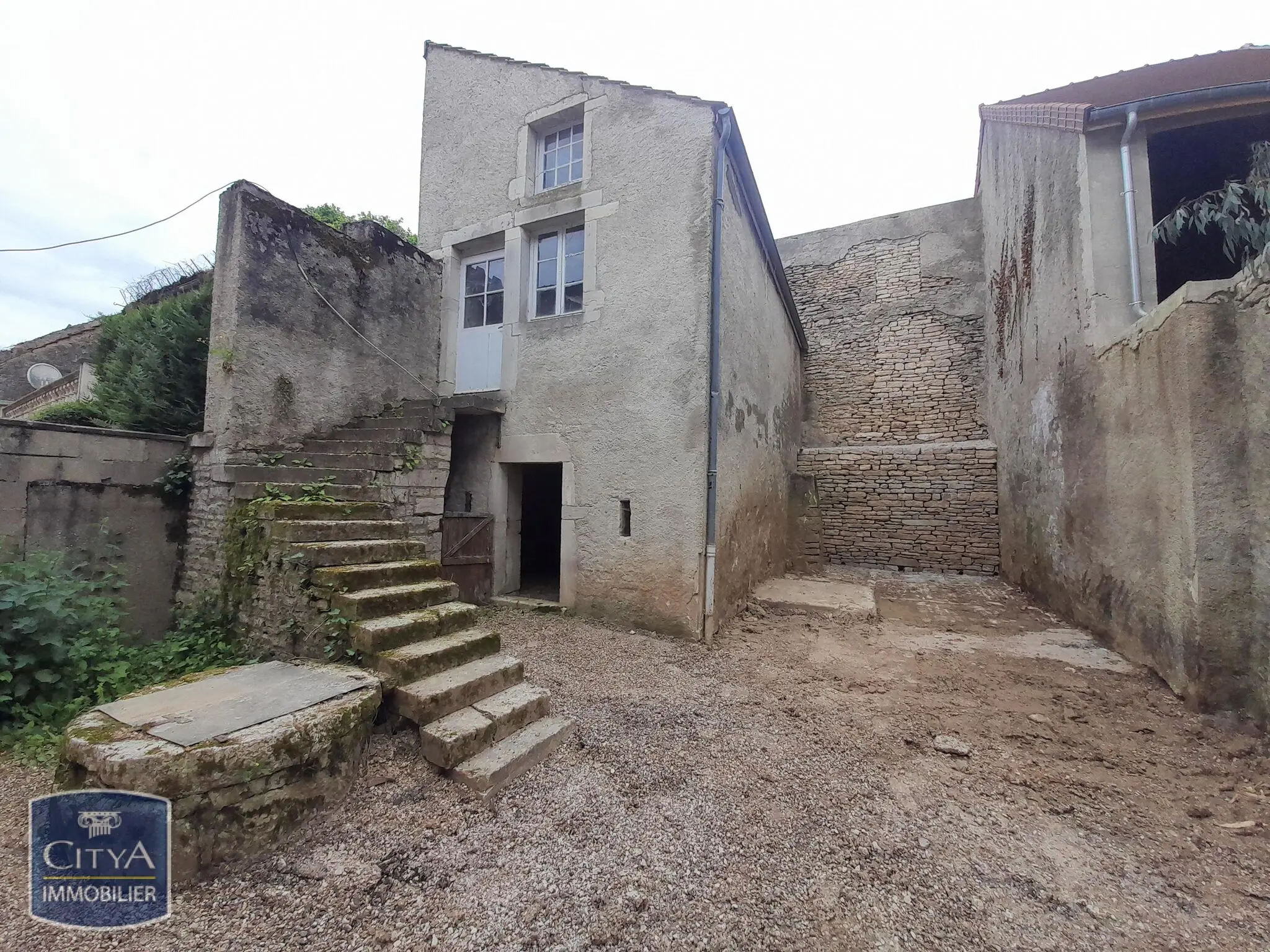 Photo 2 Maison 2 pièces 142m²