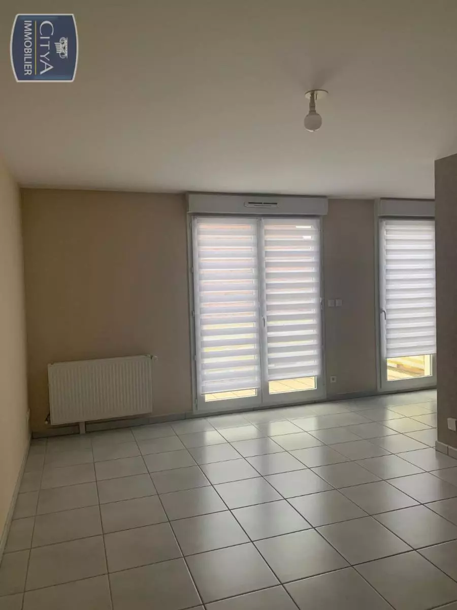Illustration pour Appartement 3 pièces 67m² Photo Appartement 3 pièces 67m²