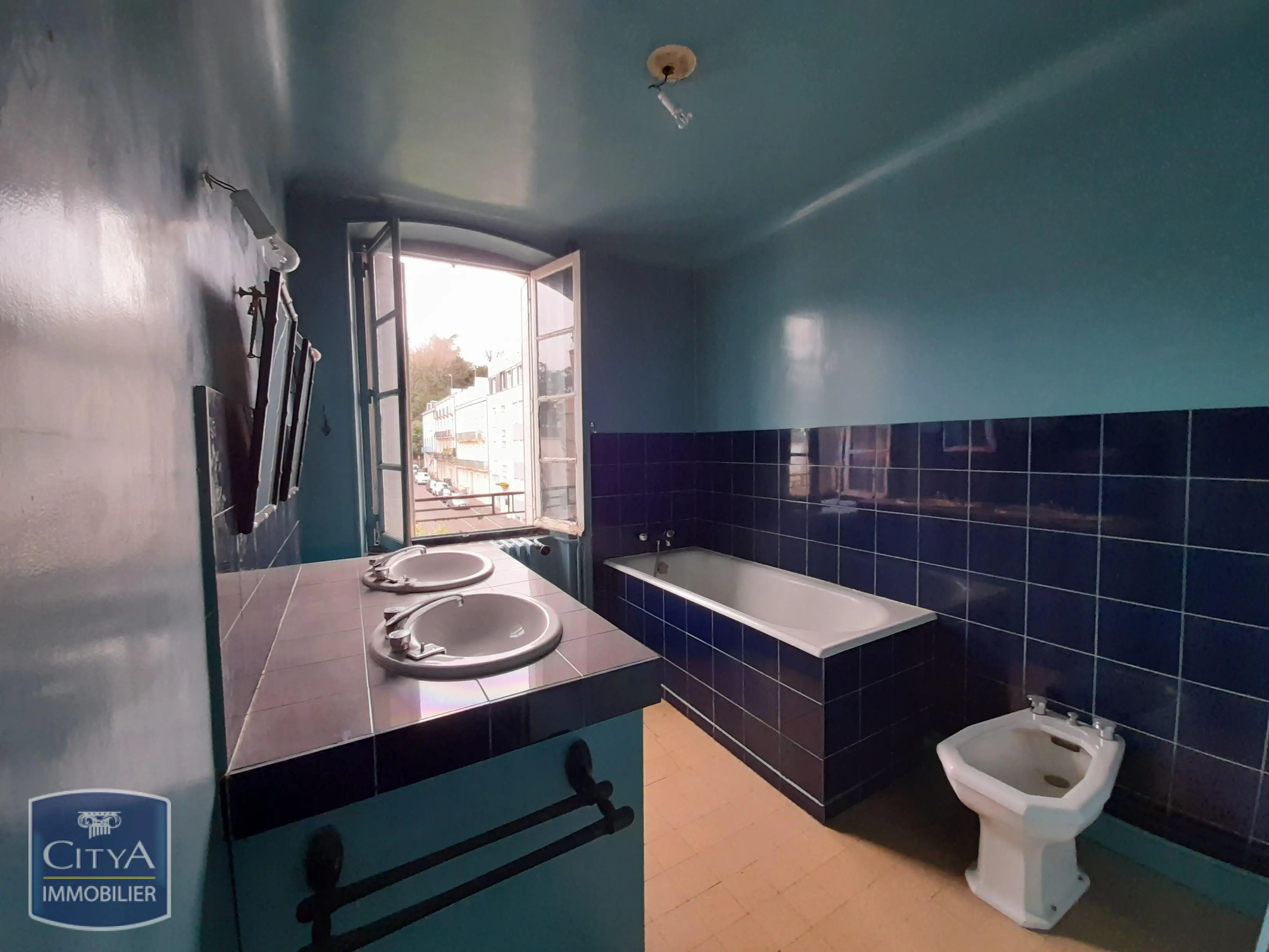 Photo 16 Appartement 10 pièces 230m²