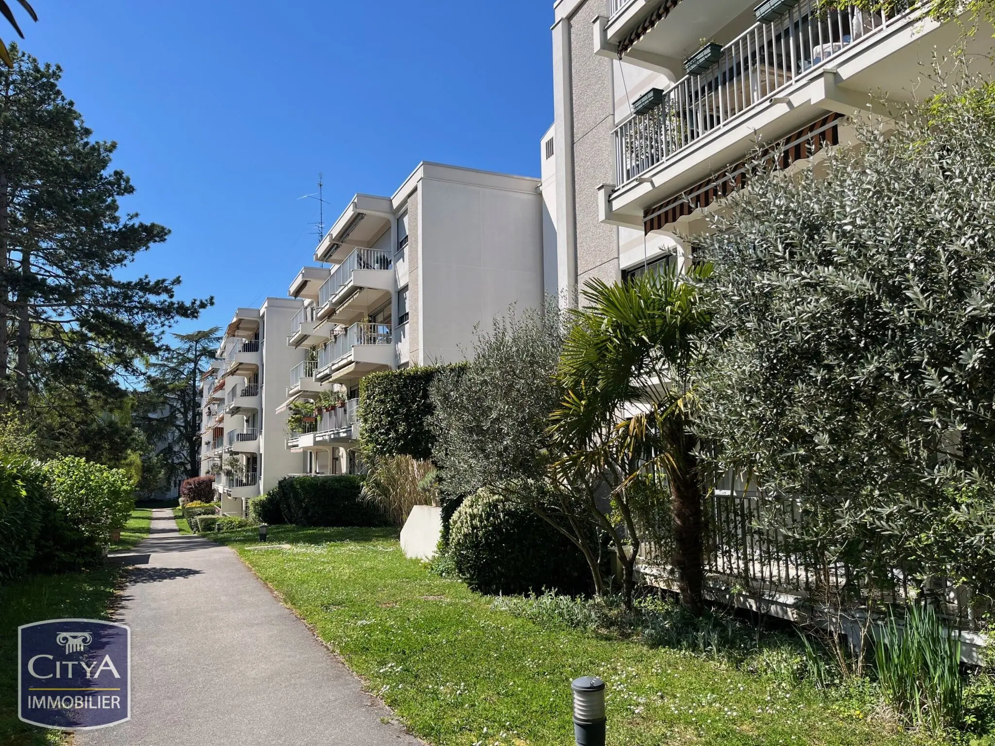 Photo 1 Appartement 4 pièces 97.91m²