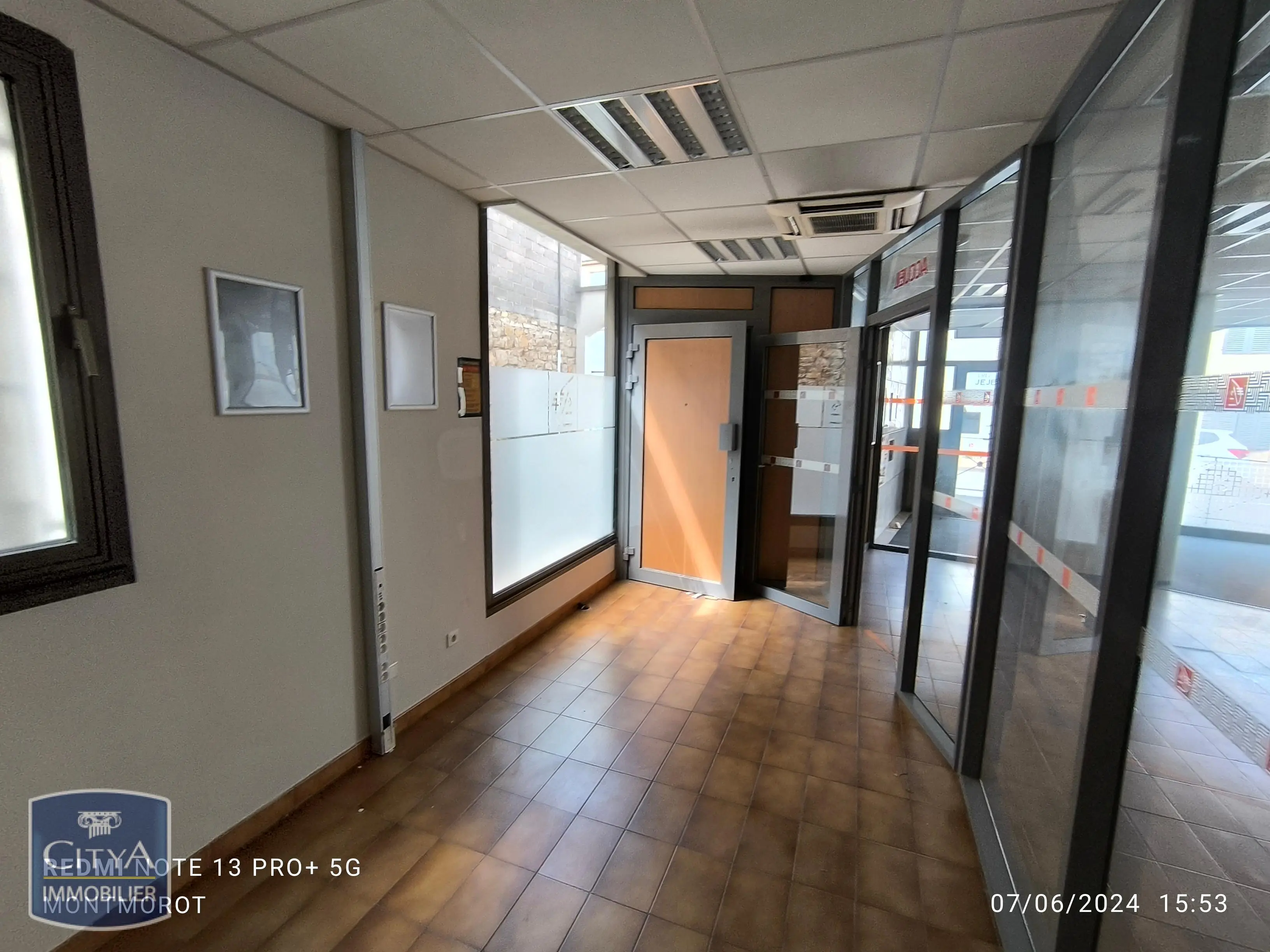 Photo 5 Local Commercial 138m²