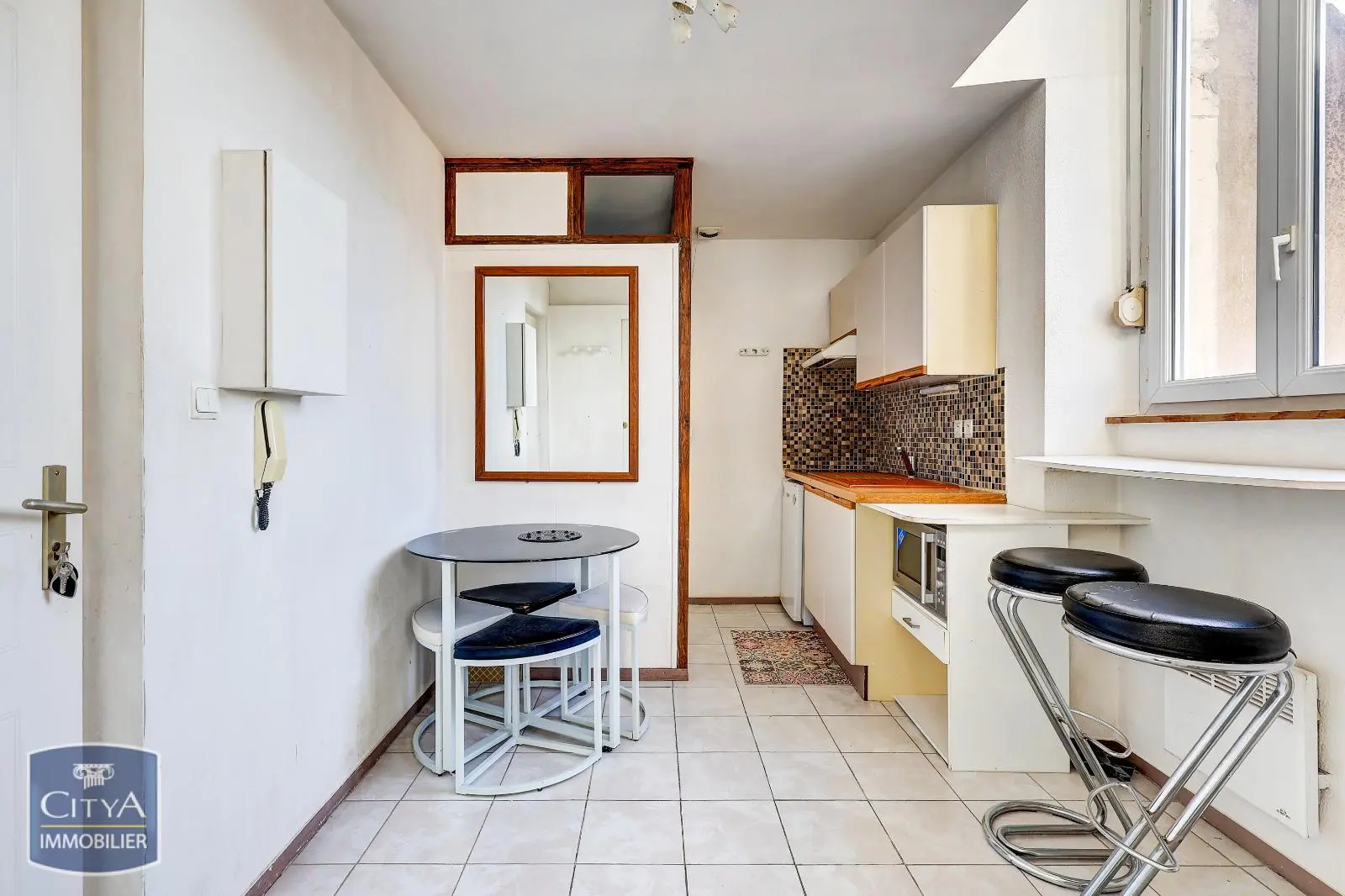 Photo 1 Appartement 1 pièce 18m²