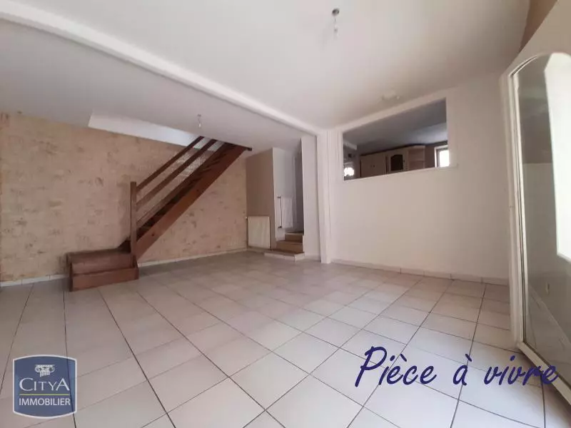 Illustration pour Maison 4 pièces 77m² Photo Maison 4 pièces 77m²