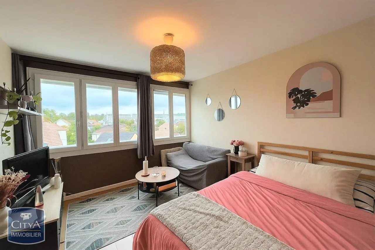 Photo 1 Appartement 1 pièce 34m²