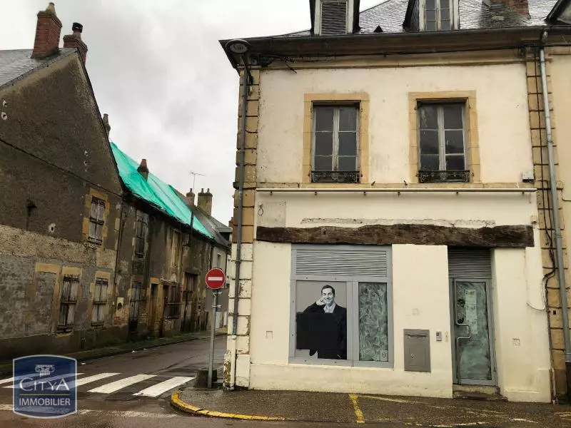 Illustration pour Immeuble 129m² Photo Immeuble 129m²