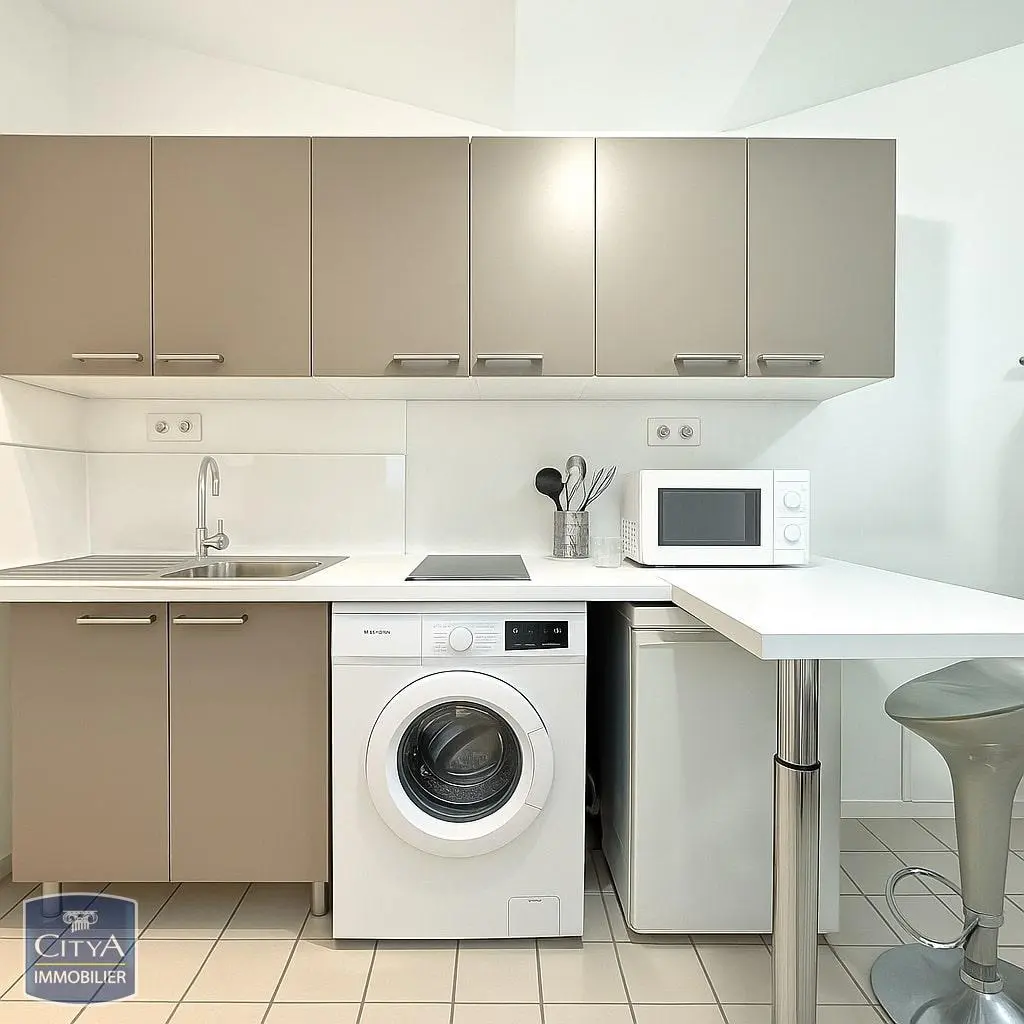 Photo 2 Appartement 1 pièce 13.78m²
