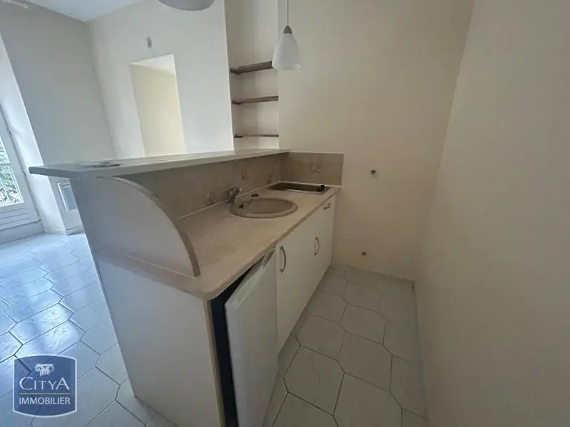 Photo 2 Appartement 1 pièce 28.8m²