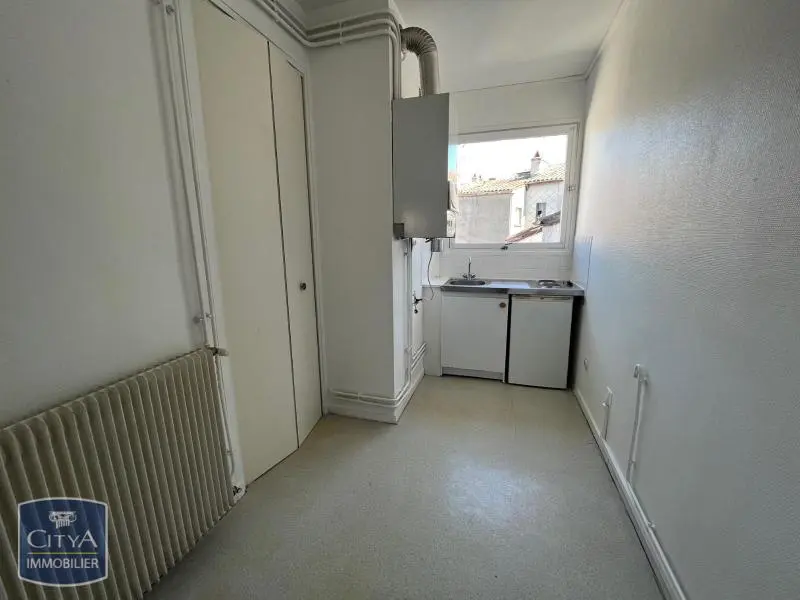 Photo 2 Appartement 1 pièce 27.8m²