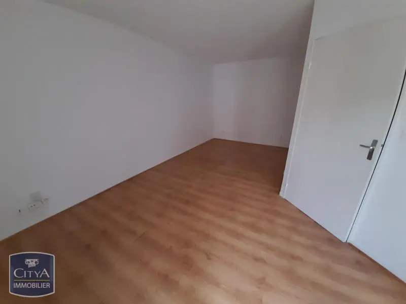 Photo 2 Appartement 1 pièce 29.78m²