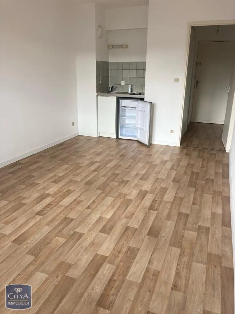 Photo 2 Appartement 1 pièce 21.77m²