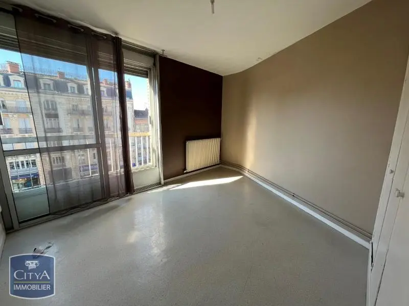 Photo 1 Appartement 1 pièce 27.8m²
