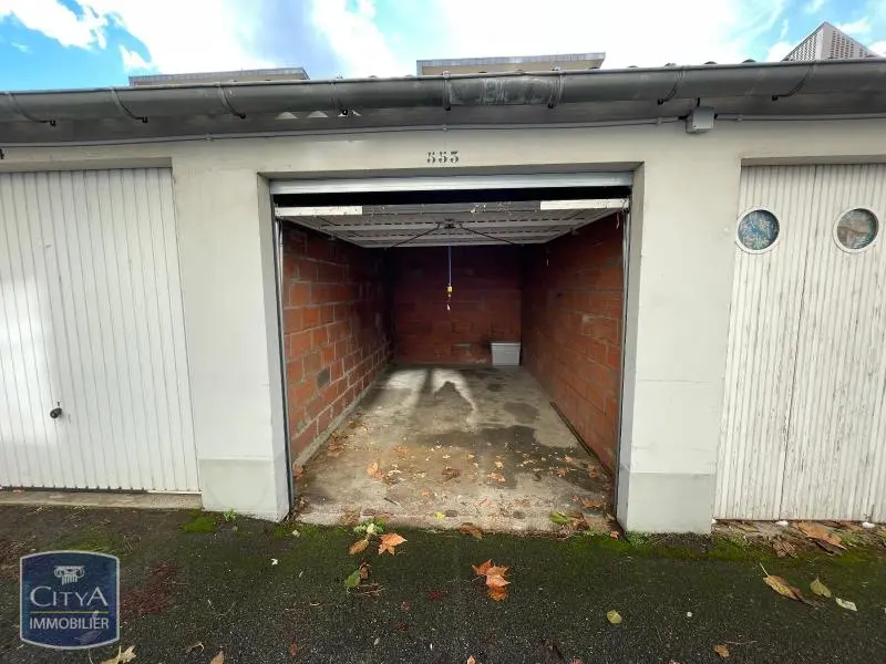 Photo 2 Parking