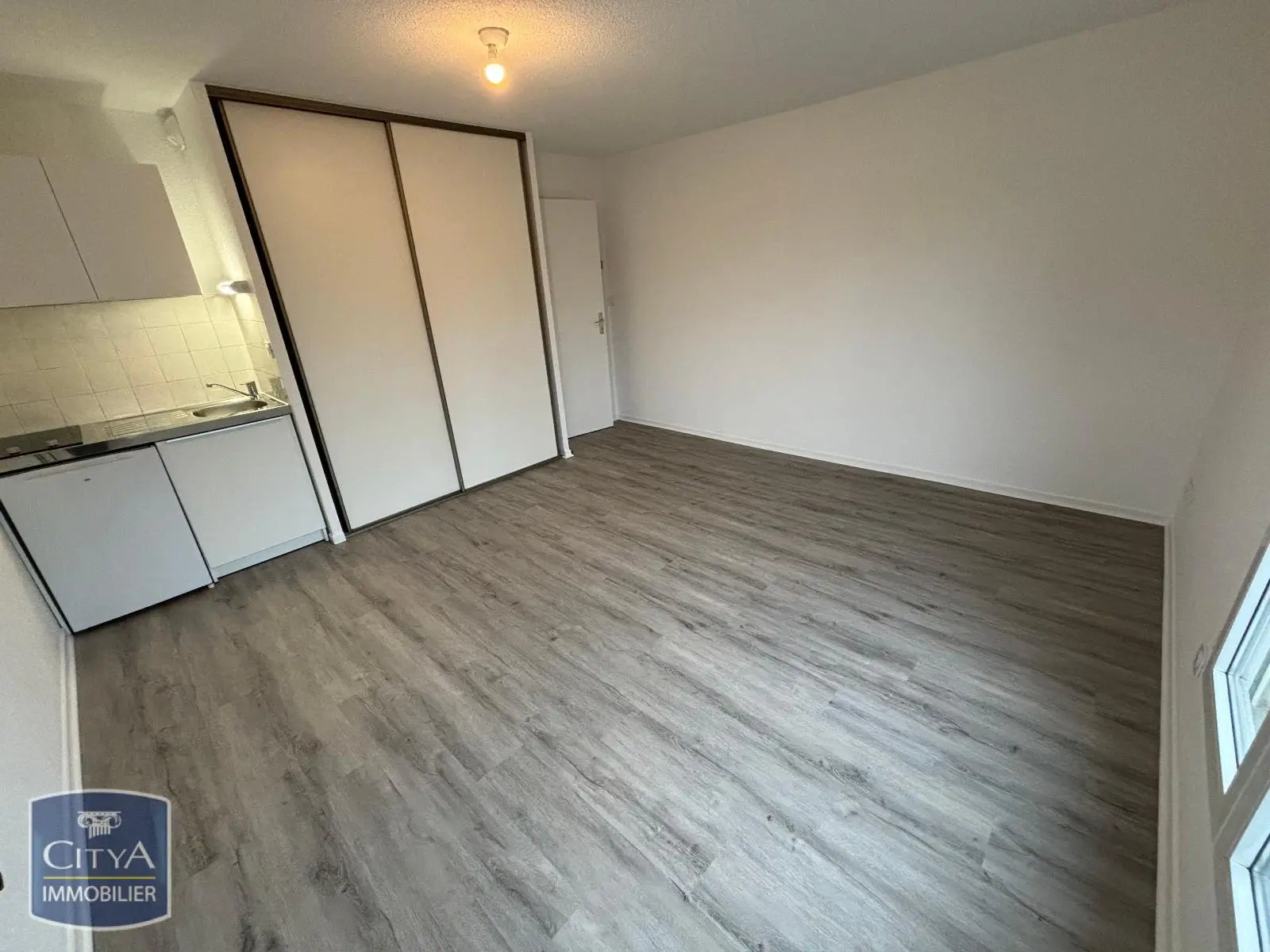 Photo 2 Appartement 1 pièce 24.69m²