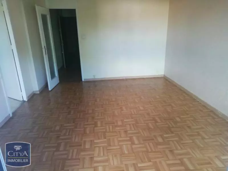 Illustration pour Appartement 2 pièces 43m² Photo Appartement 2 pièces 43m²