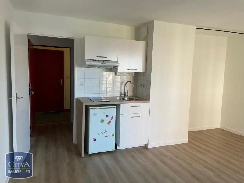 Photo 2 Appartement 1 pièce 28.01m²