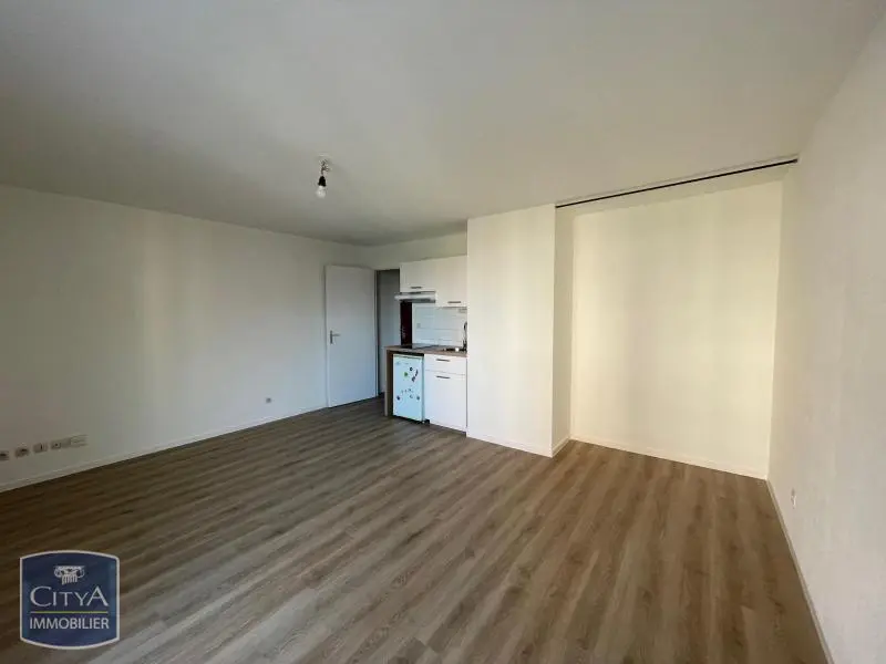 Photo 1 Appartement 1 pièce 28.01m²