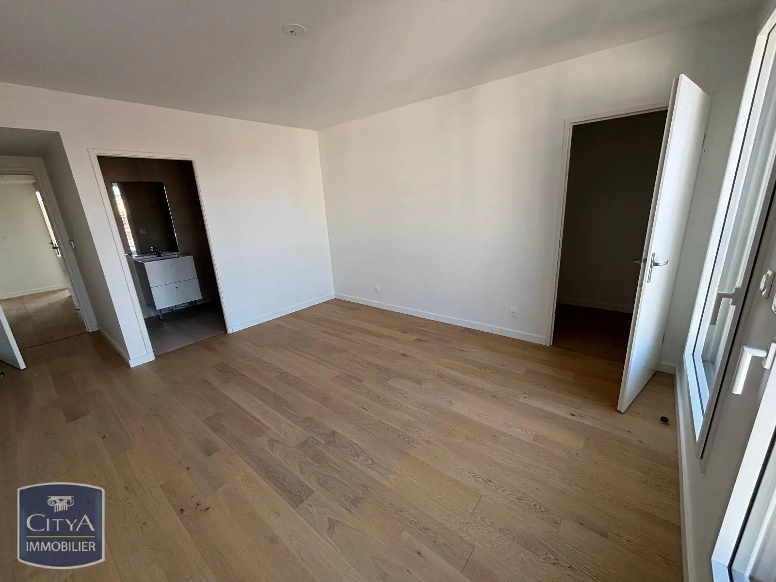 Photo 18 Appartement 5 pièces 135m²