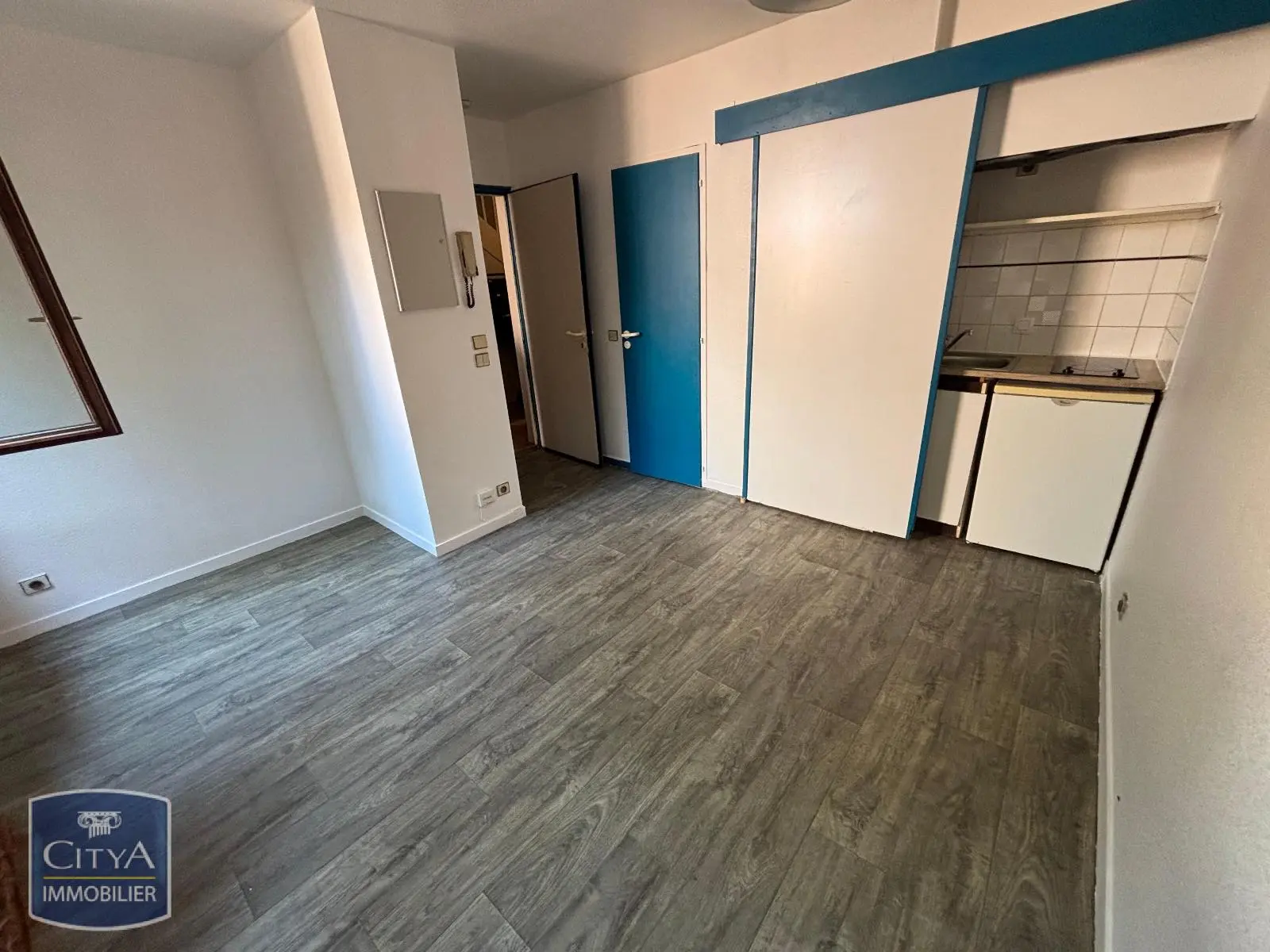 Photo 3 Appartement 1 pièce 16.01m²