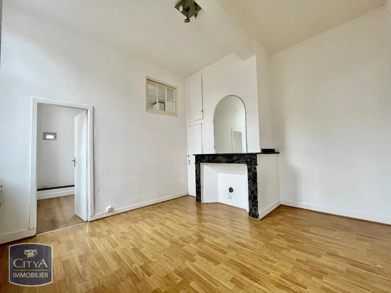 Photo 1 Appartement 1 pièce 24m²