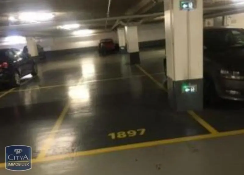 Photo 3 Parking