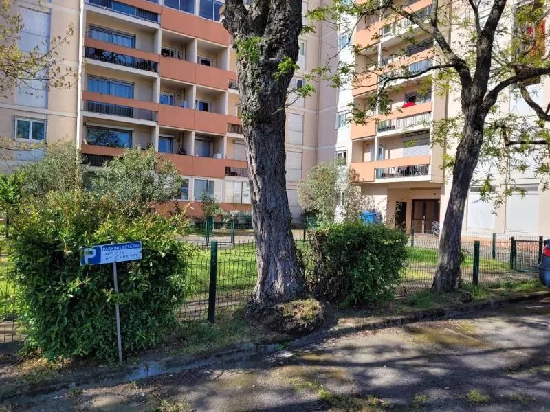 Illustration pour Appartement 4 pièces 73m² Photo Appartement 4 pièces 73m²