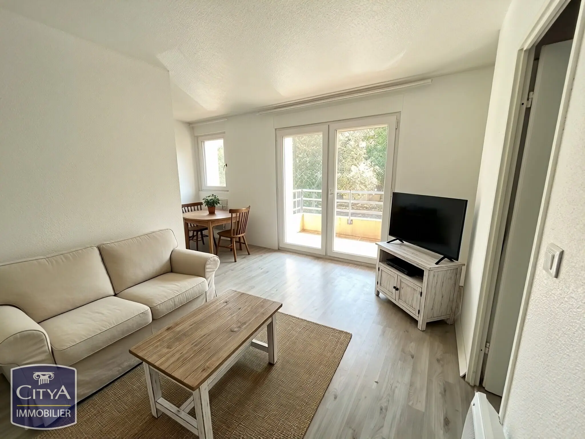 Photo 1 Appartement 1 pièce 35m²