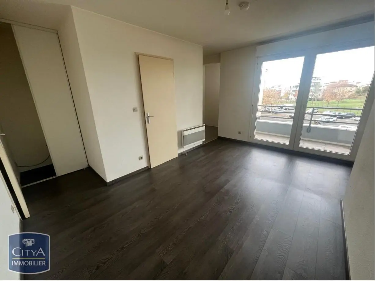 Photo 1 Appartement 1 pièce 29m²