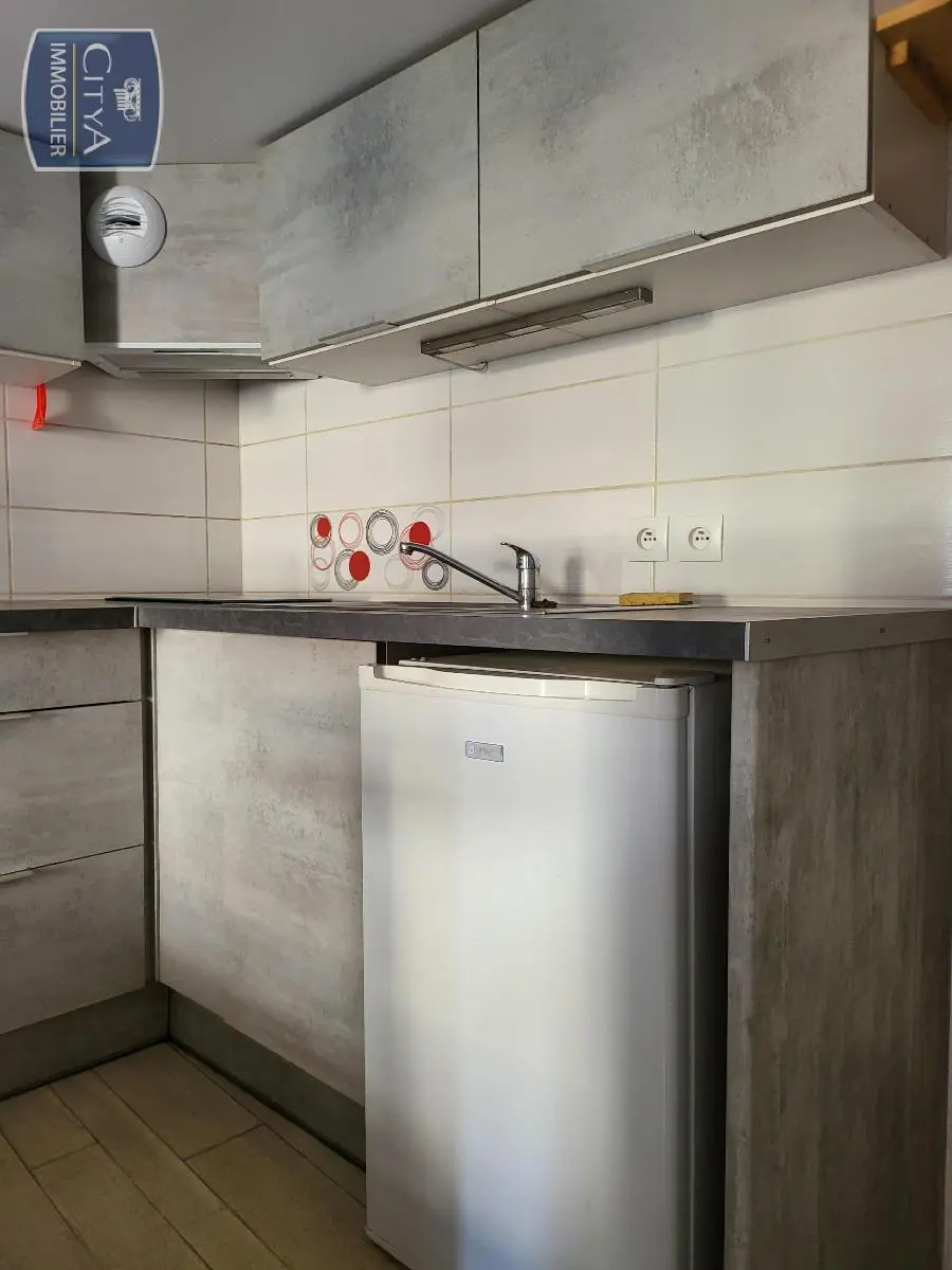 Photo 2 Appartement 1 pièce 15.86m²