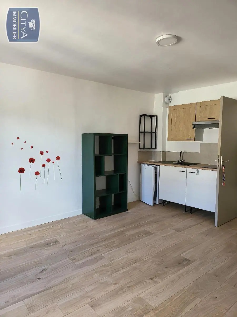 Photo 1 Appartement 1 pièce 19.6m²