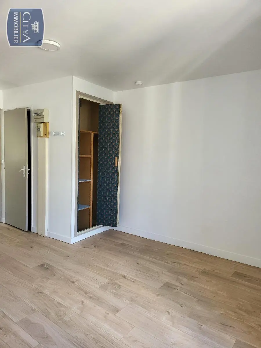 Photo 2 Appartement 1 pièce 19.6m²