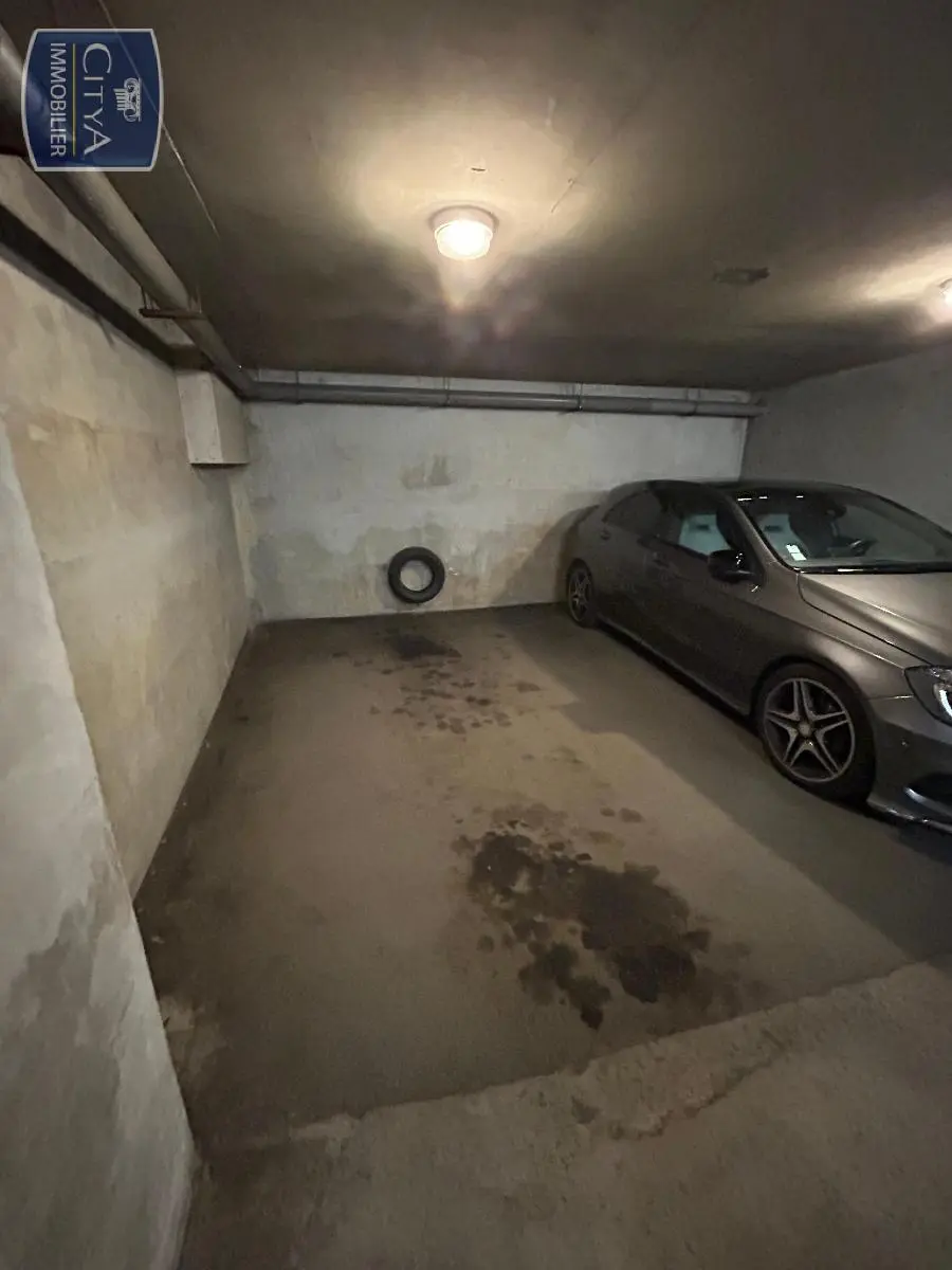 Photo 1 Parking