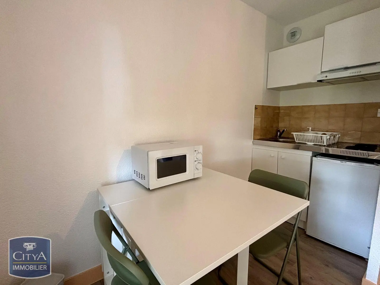 Photo 2 Appartement 1 pièce 19.84m²