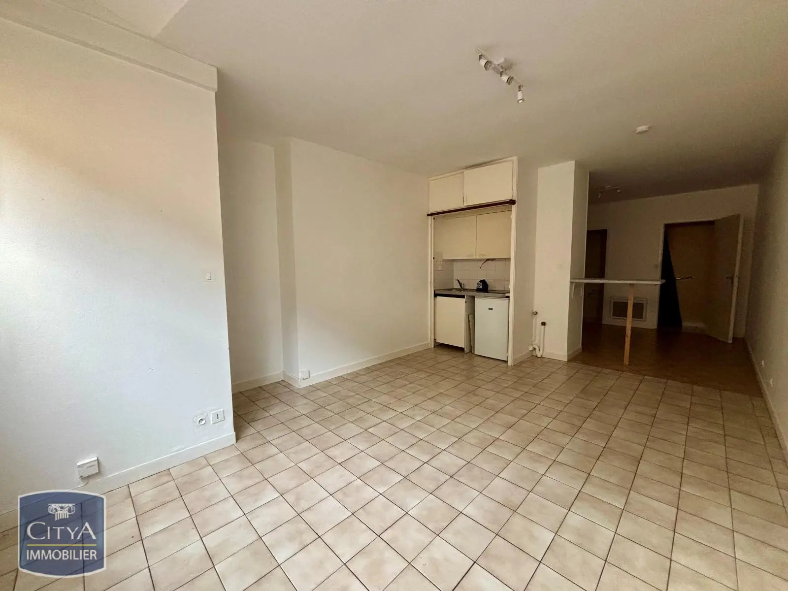 Photo 1 Appartement 1 pièce 34m²