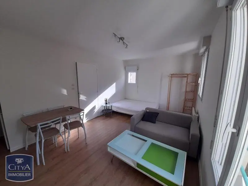 Photo 1 Appartement 1 pièce 24.77m²