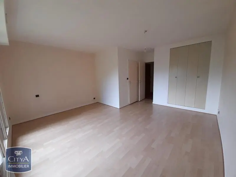 Photo 2 Appartement 1 pièce 31.44m²