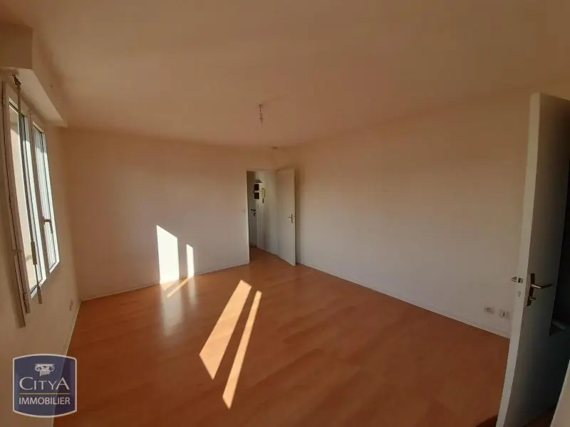 Photo 1 Appartement 1 pièce 28.68m²