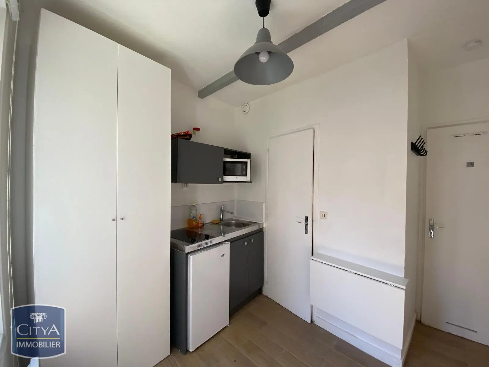 Photo 1 Appartement 1 pièce 9.27m²