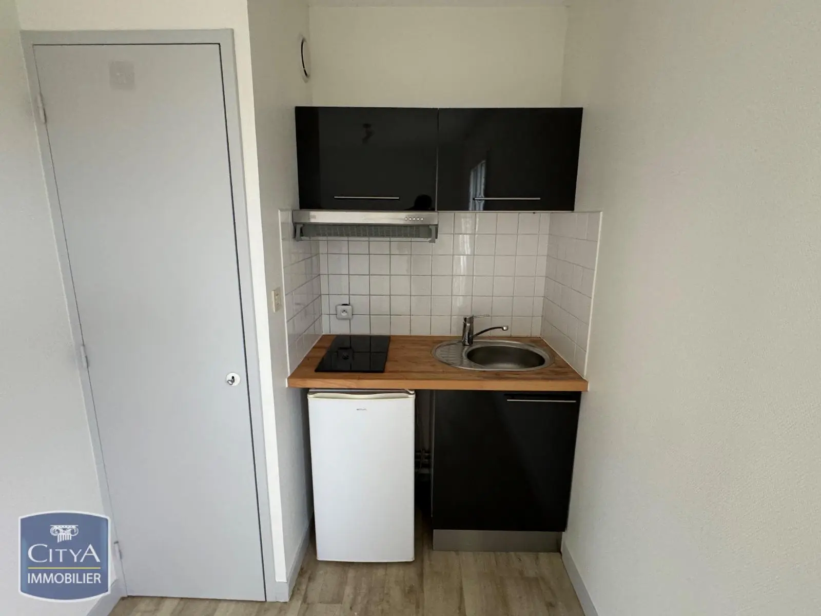 Photo 1 Appartement 1 pièce 26.71m²