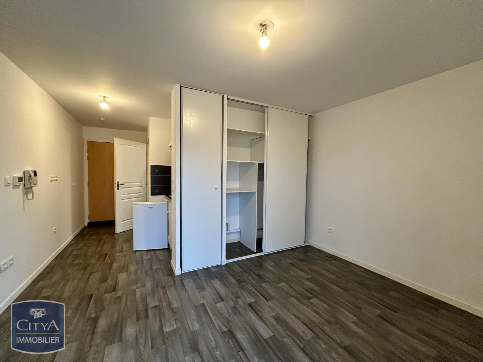 Photo 2 Appartement 1 pièce 22.29m²