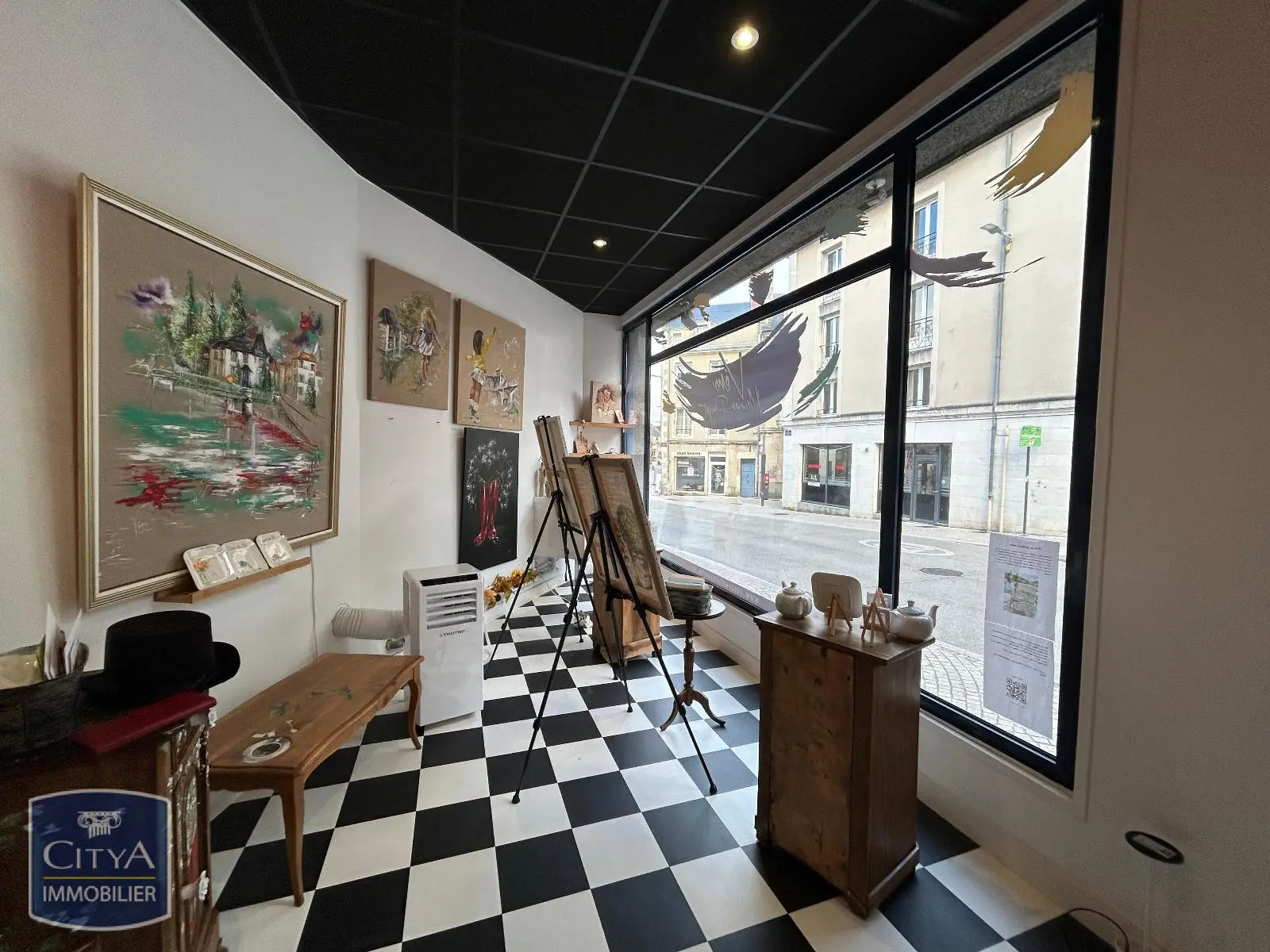 Photo 1 Local Commercial