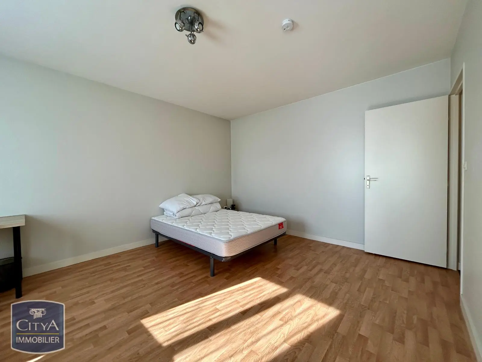 Photo 1 Appartement 1 pièce 24.85m²