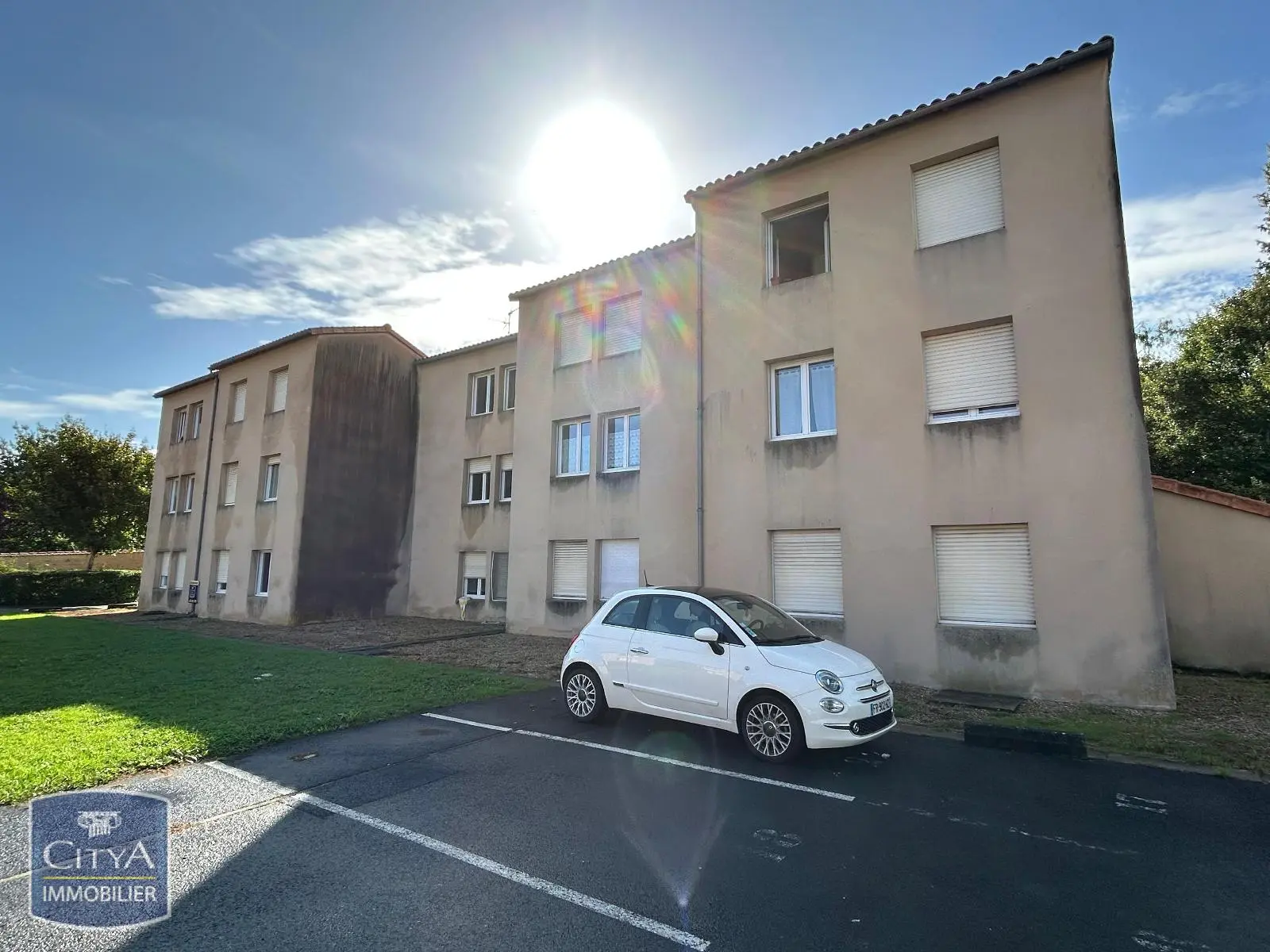 Photo 1 Appartement 1 pièce 23.74m²