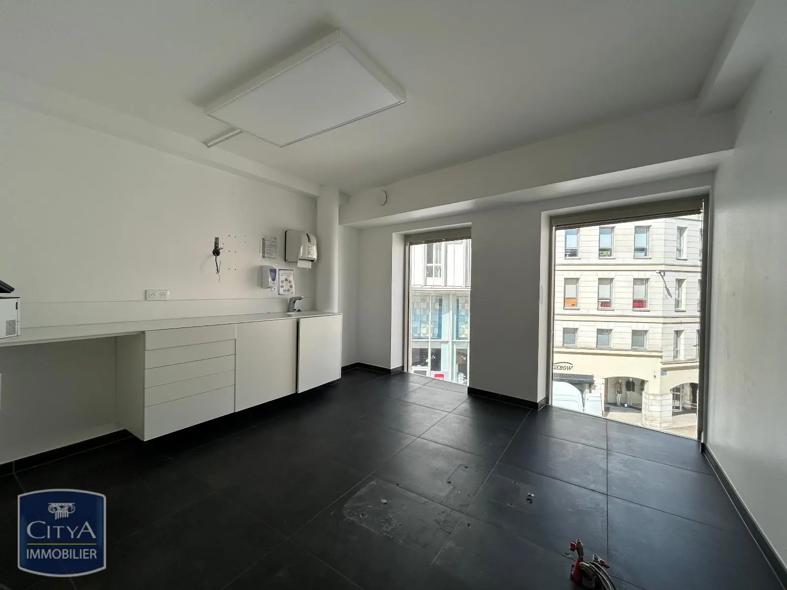 Photo 2 Local Commercial 318m²