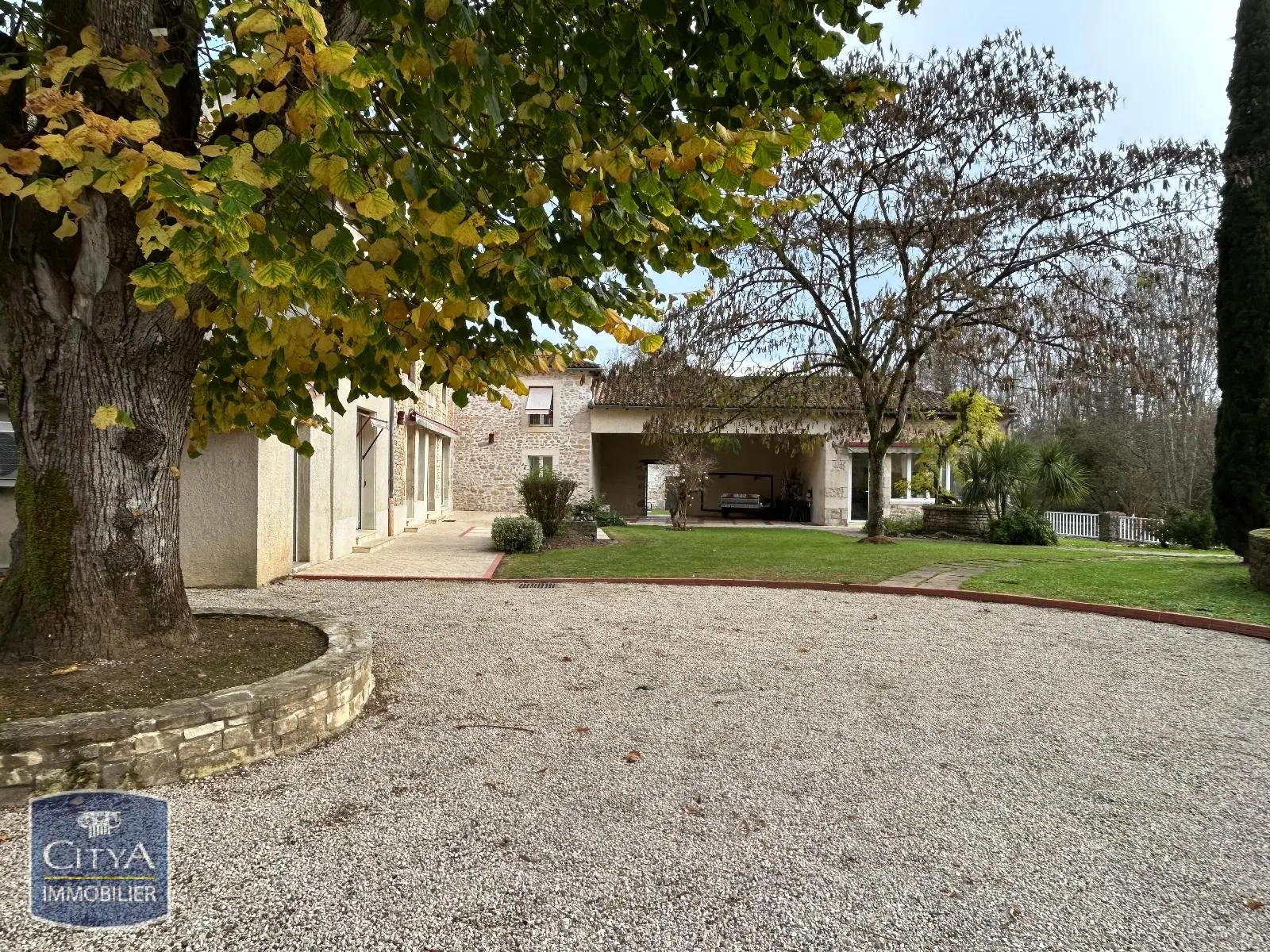 Photo 2 Maison 4 pièces 183m²