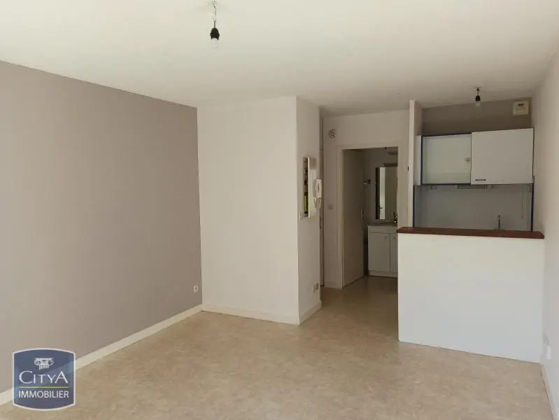 Photo 1 Appartement 1 pièce 24.4m²