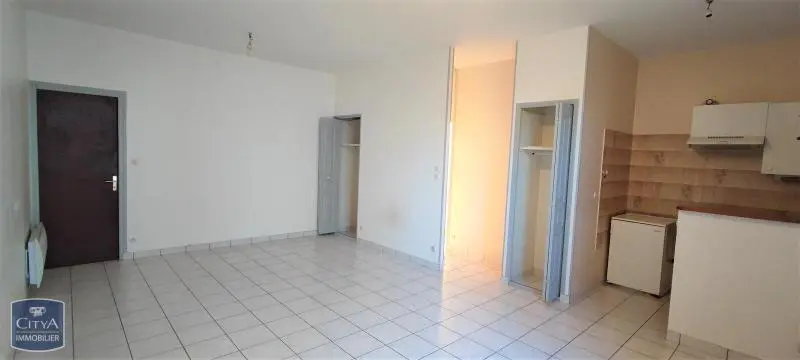 Photo 2 Appartement 1 pièce 32.92m²